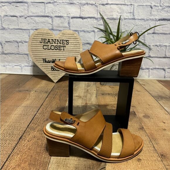 Rag & Bone
Folsom Mid-Heel Sandal, Tan - Picture 1 of 13